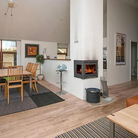 6 Person In Egernsund-by Traum *