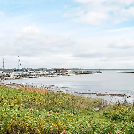 6 Person In Egernsund-by Traum *